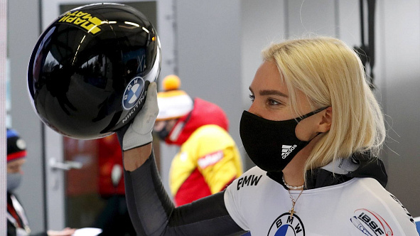 Армейцы Елена Никитина и Александр Третьяков – победители третьего этапа Кубка мира по скелетону