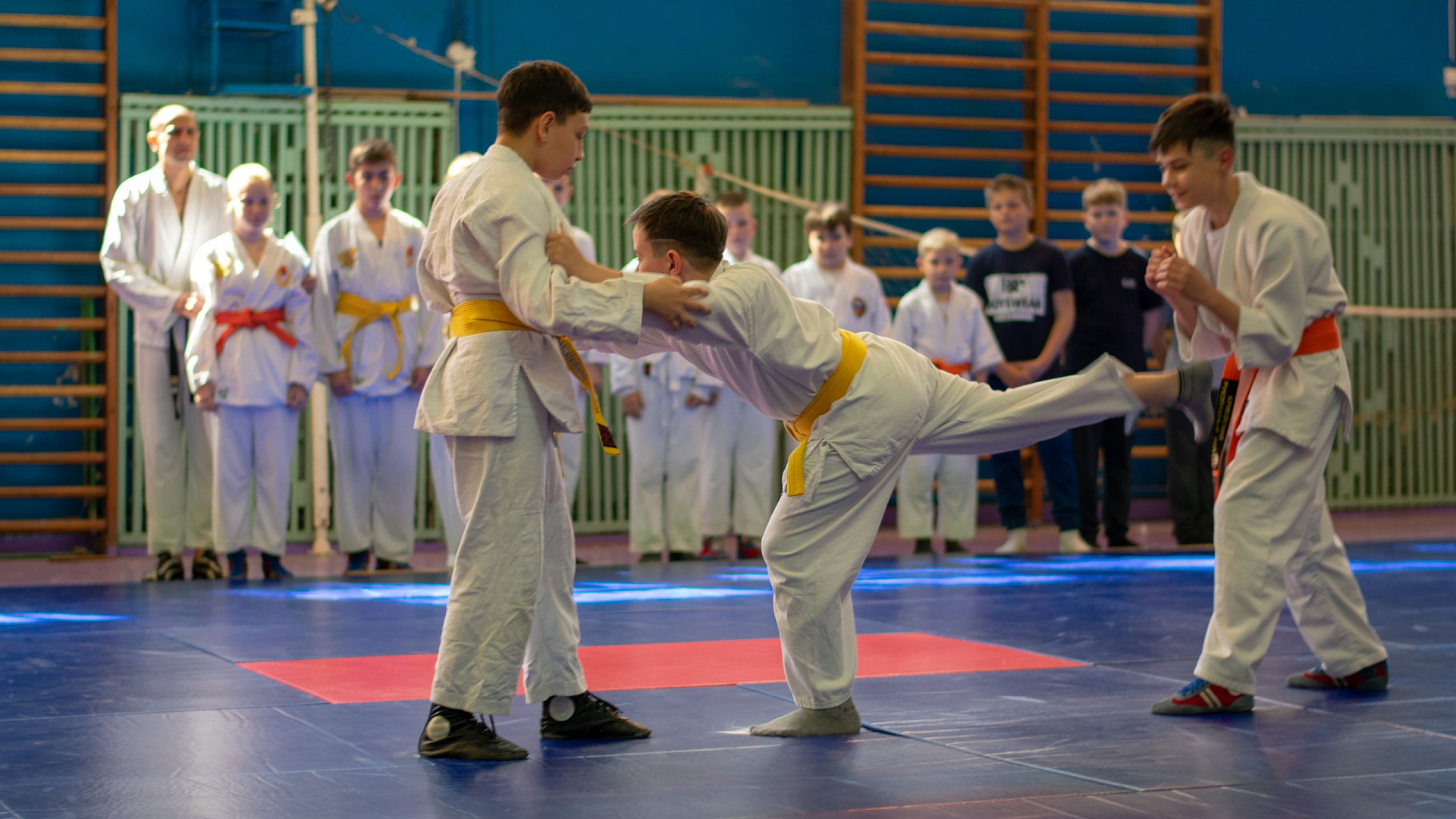 Воспитанники спортивной школы ЦСКА/Севастополь провели открытый урок по рукопашному бою посвященный празднованию 96-летия ЦСКА