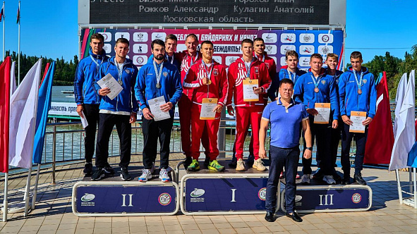 Спортсмены ЦСКА завоевали семь медалей на чемпионате России по гребле на байдарках и каноэ