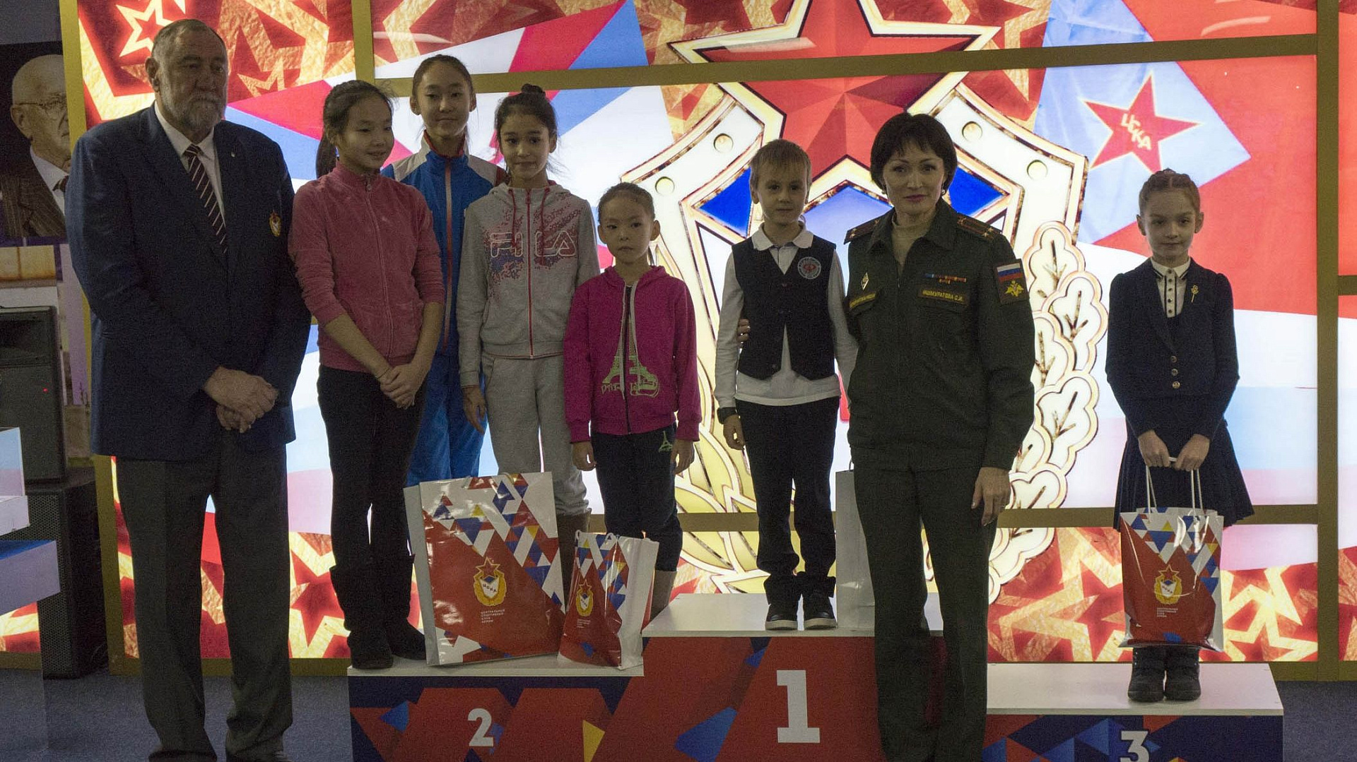 В Музее спортивной славы ЦСКА наградили победителей конкурса новогодних рисунков