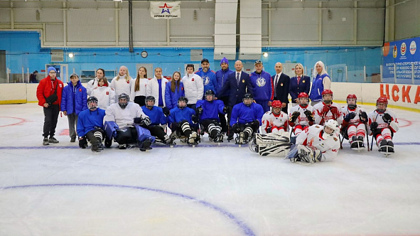 Физкультурно-спортивное мероприятие по следж-хоккею среди ветеранов специальной военной операции в Республике Хакасия