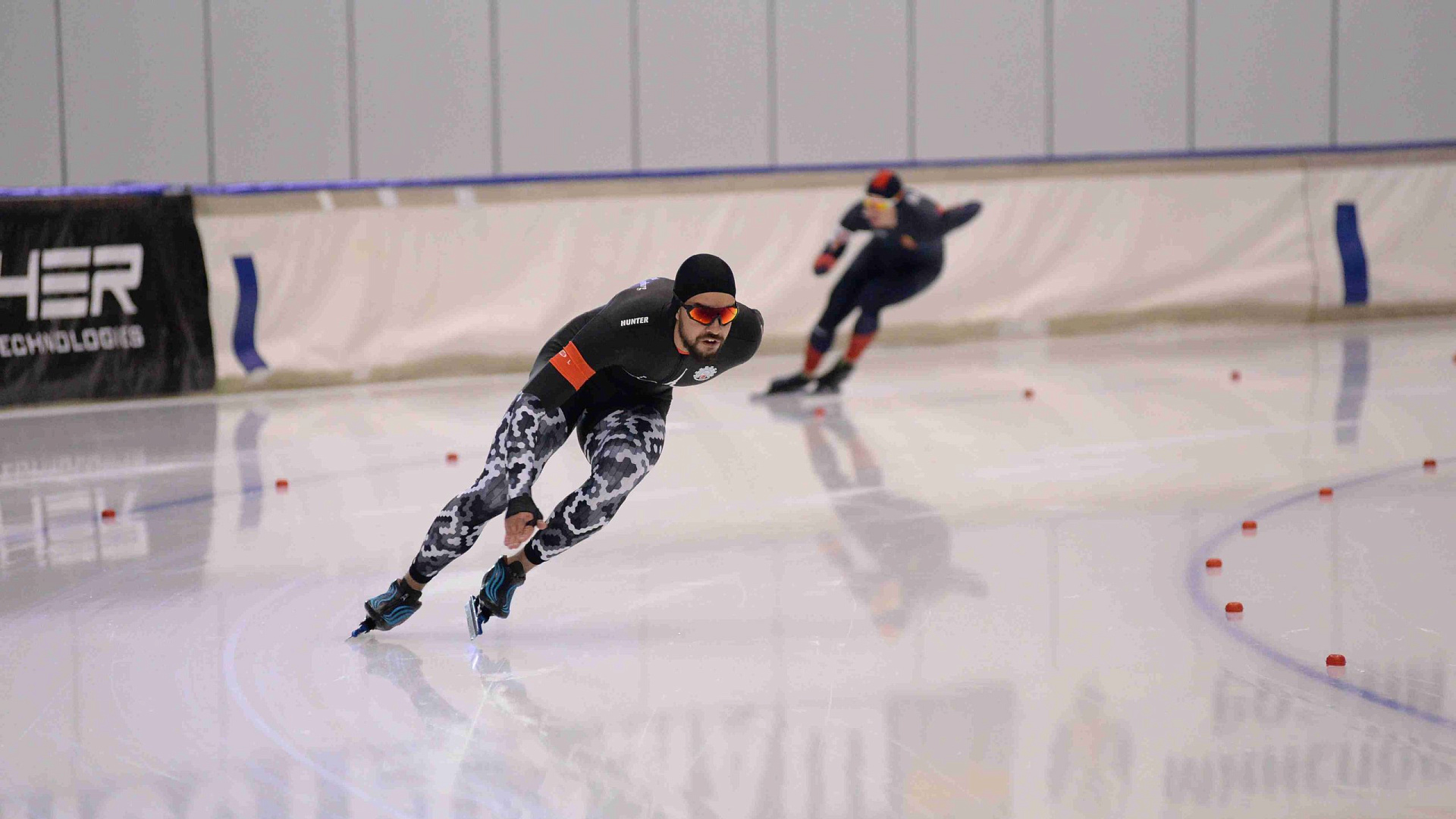 Армейские конькобежцы Наталья Воронина Руслан Мурашов и Сергей Трофимов – победители первого дня чемпионата России в Коломне