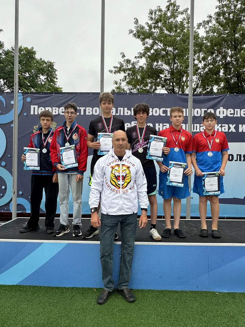 На первенстве ДФО гребцы СШ (ОРК) Хабаровского филиала ЦСКА завоевали 12 медалей