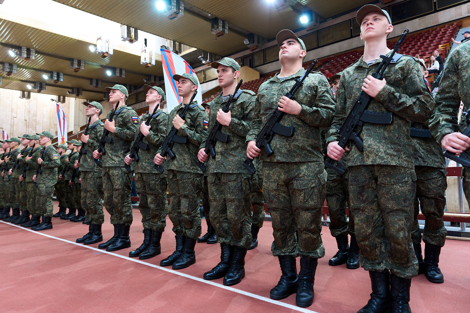 Церемония приведения к Военной присяге призывников спортивных рот ЦСКА прошла в Москве