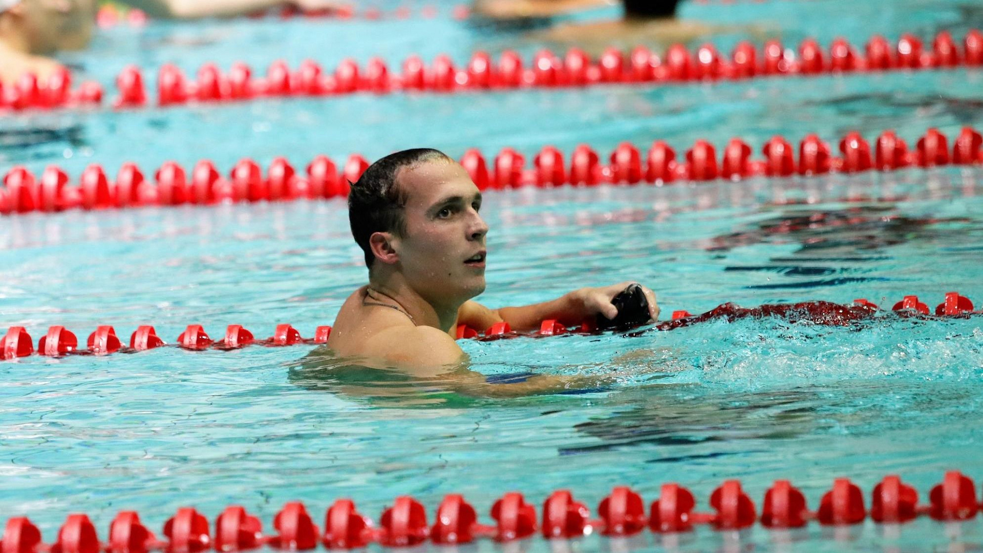 Пловцы Антон Чупков Светлана Чимрова Дарья Устинова выиграли золотые награды на чемпионате России