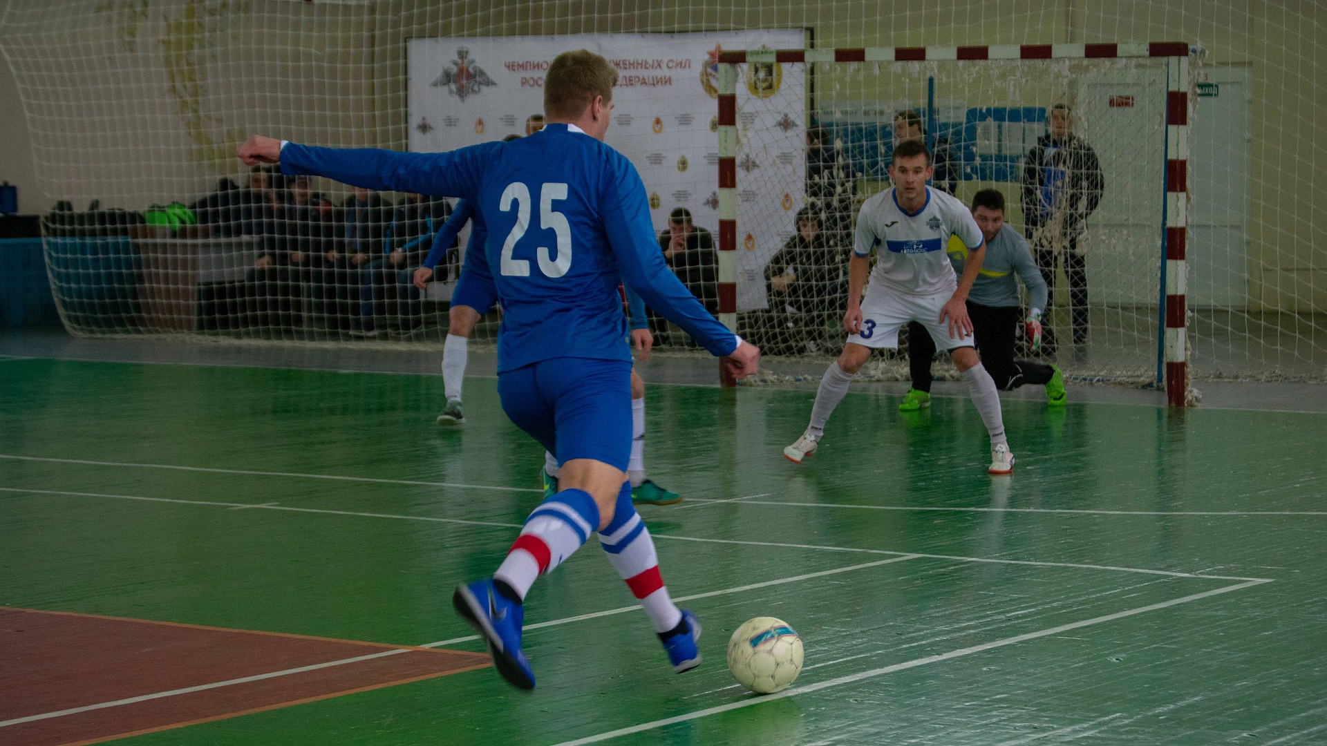 Определен круг претендентов на медали Чемпионата Вооруженных Сил Российской Федерации по мини-футболу