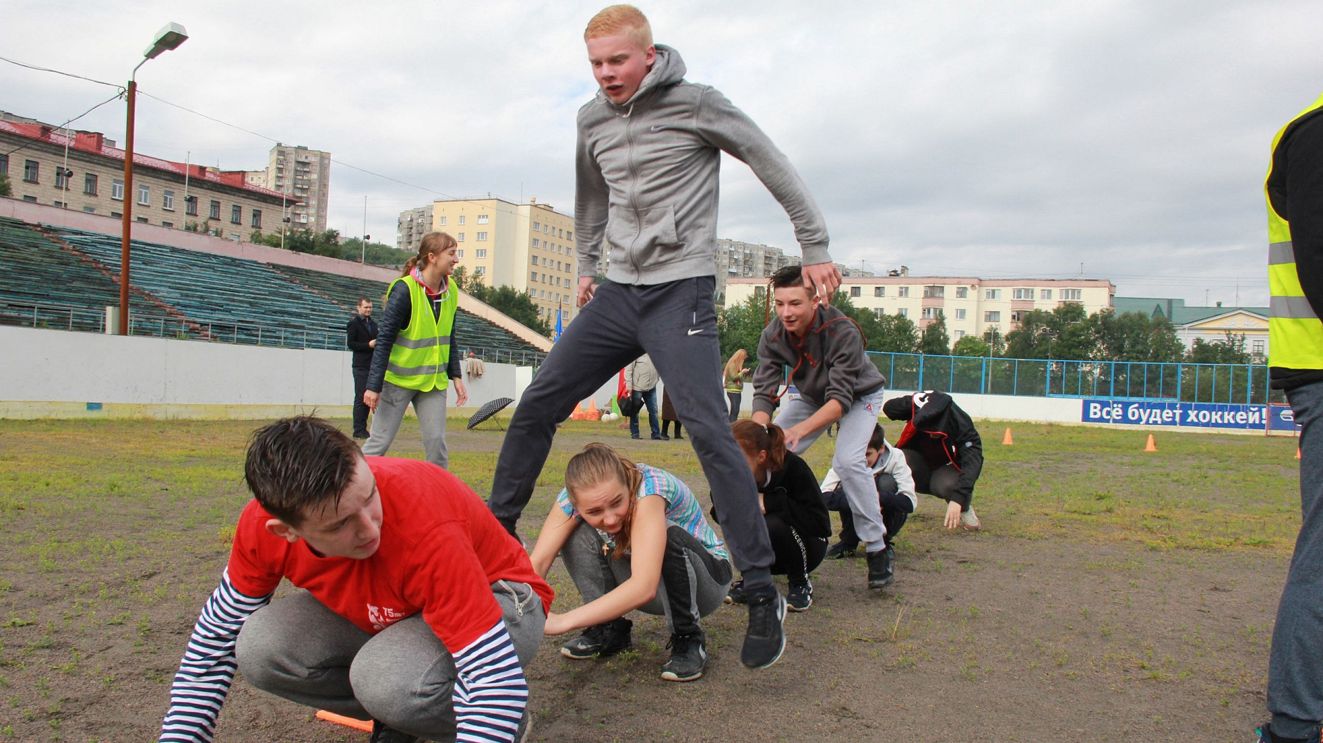 Юнармейцы Североморска приняли участие в праздновании Дня физкультурника