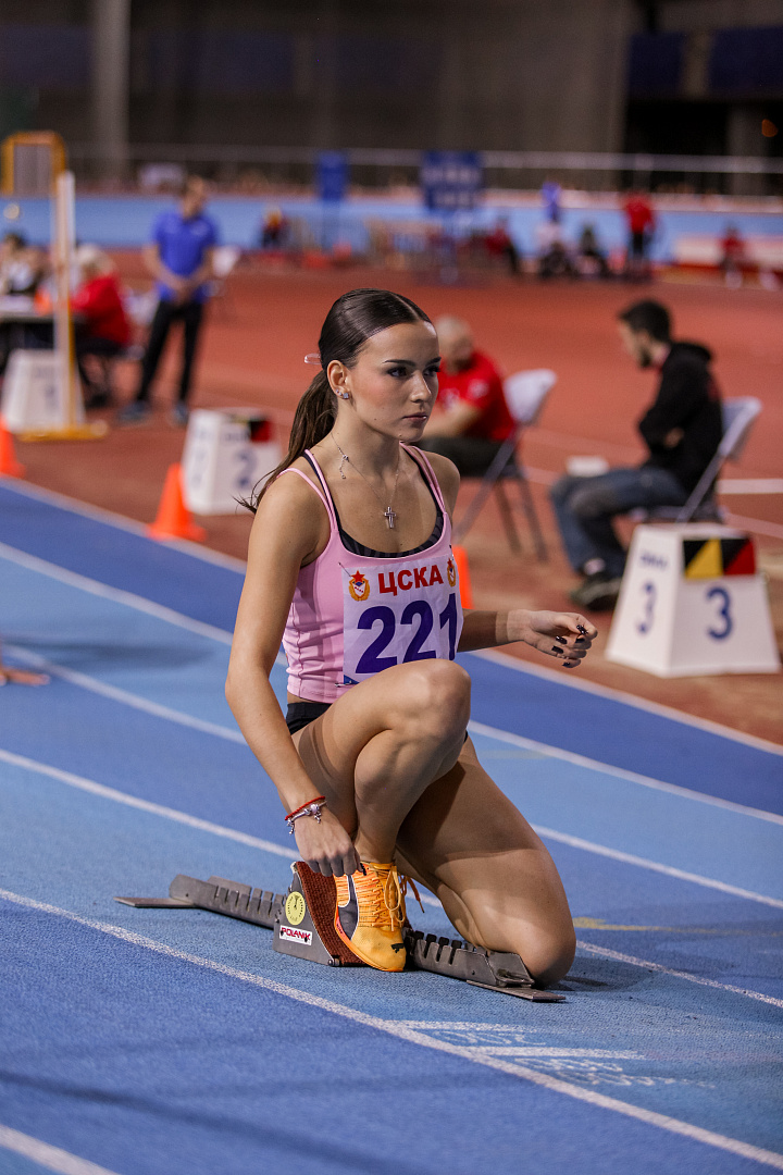 Армейские спортсмены завоевали более 30 медалей на первенствах Москвы по легкой атлетике 