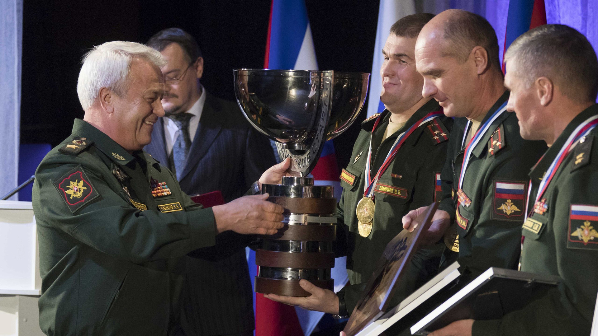 Церемония закрытия «Командирских стартов»-2017 прошла в Центральном академическом театре Российской Армии