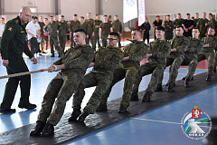 В Екатеринбурге подвели итоги чемпионата ВС РФ по перетягиванию каната в форме