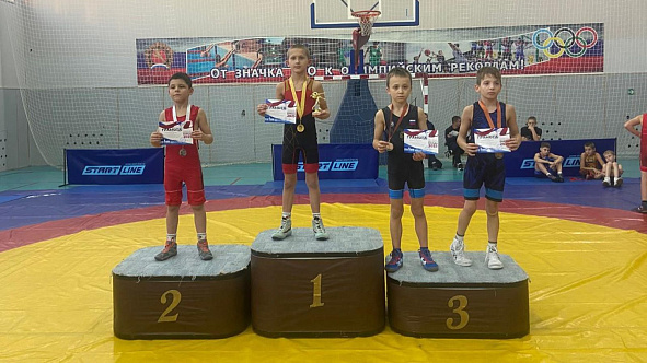 Борцы спортивной школы «ЦСКА-Хакасия» стали победителями и призёрами открытого турнира