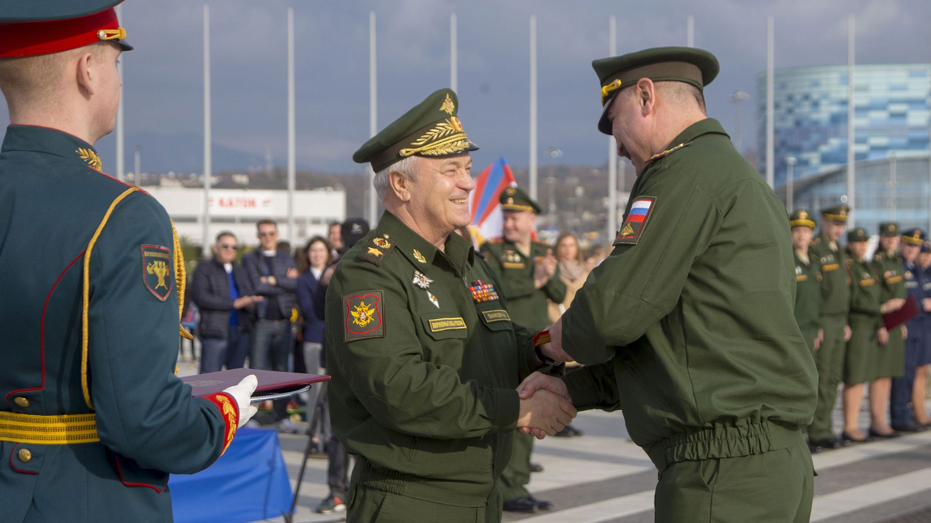 В Сочи вручили награды и очередные воинские звания лучшим спортсменам ЦСКА и тем кто своим трудом ведет армейский спорт к новым победам