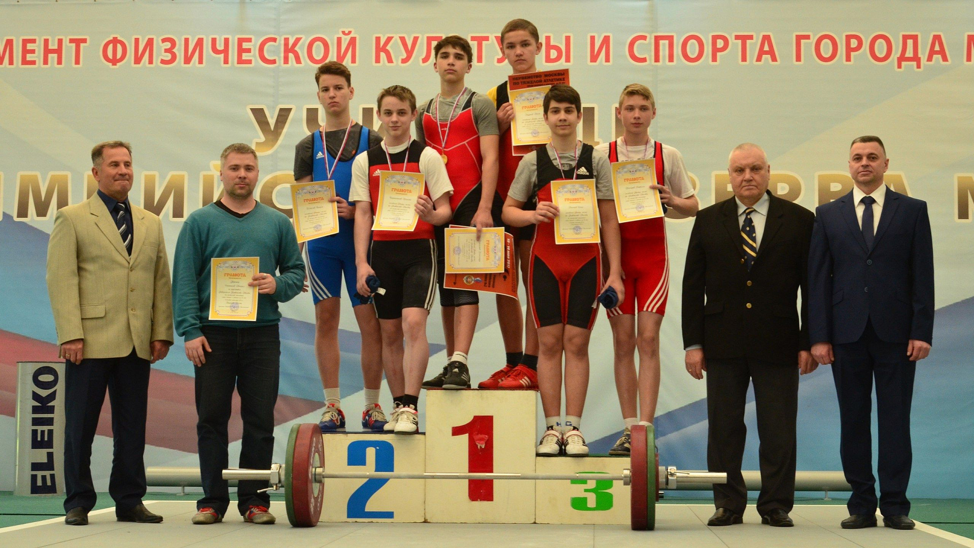 Армейцы выиграли два «золота» на первенстве Москвы по тяжелой атлетике