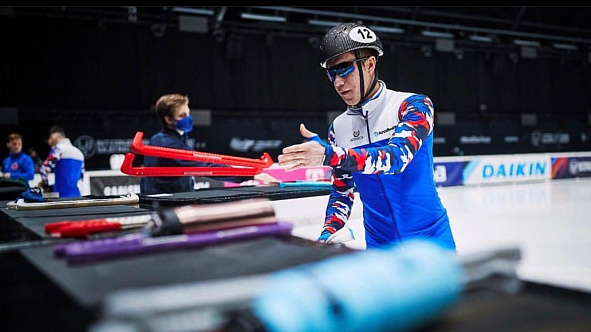 Несмотря на «трудный» лед рядовой спортивной роты ЦСКА г. Самара Павел Ситников выиграл Чемпионат России по шорт-треку