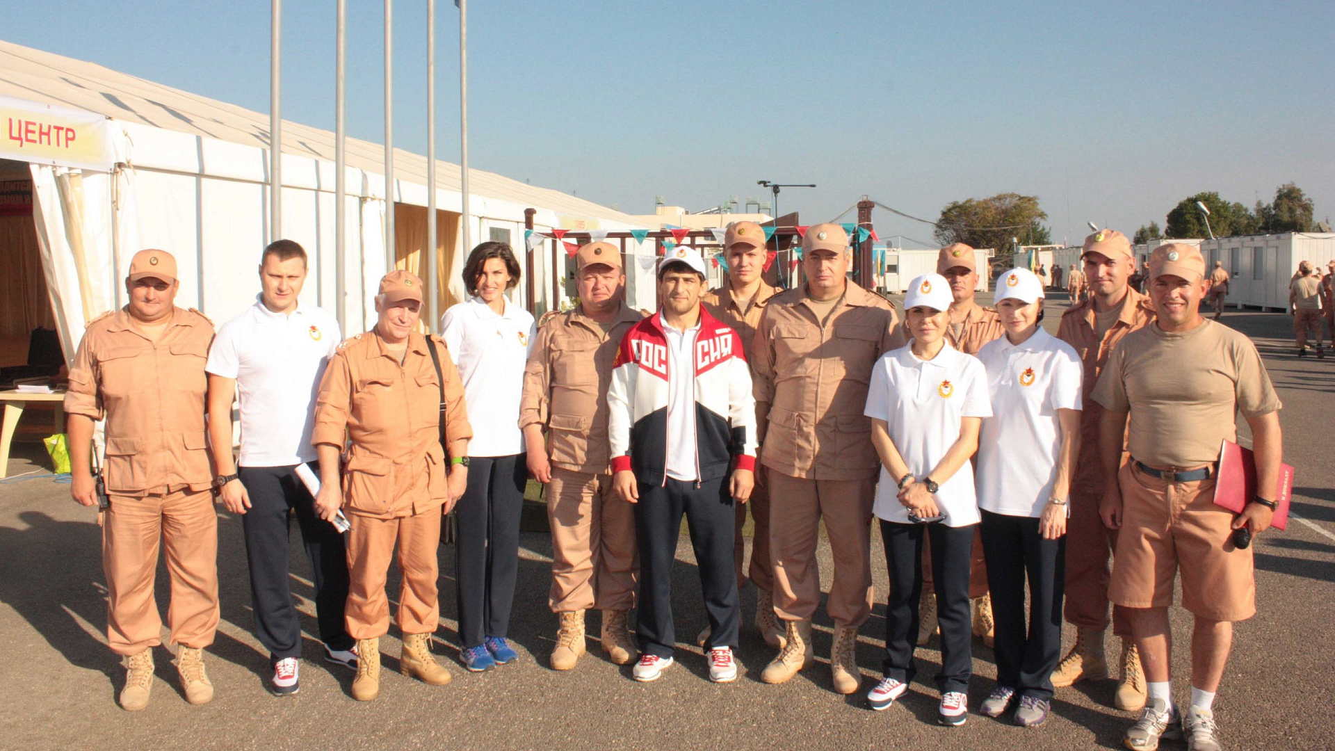 Армейские олимпийцы высадили деревья на авиабазе Хмеймим