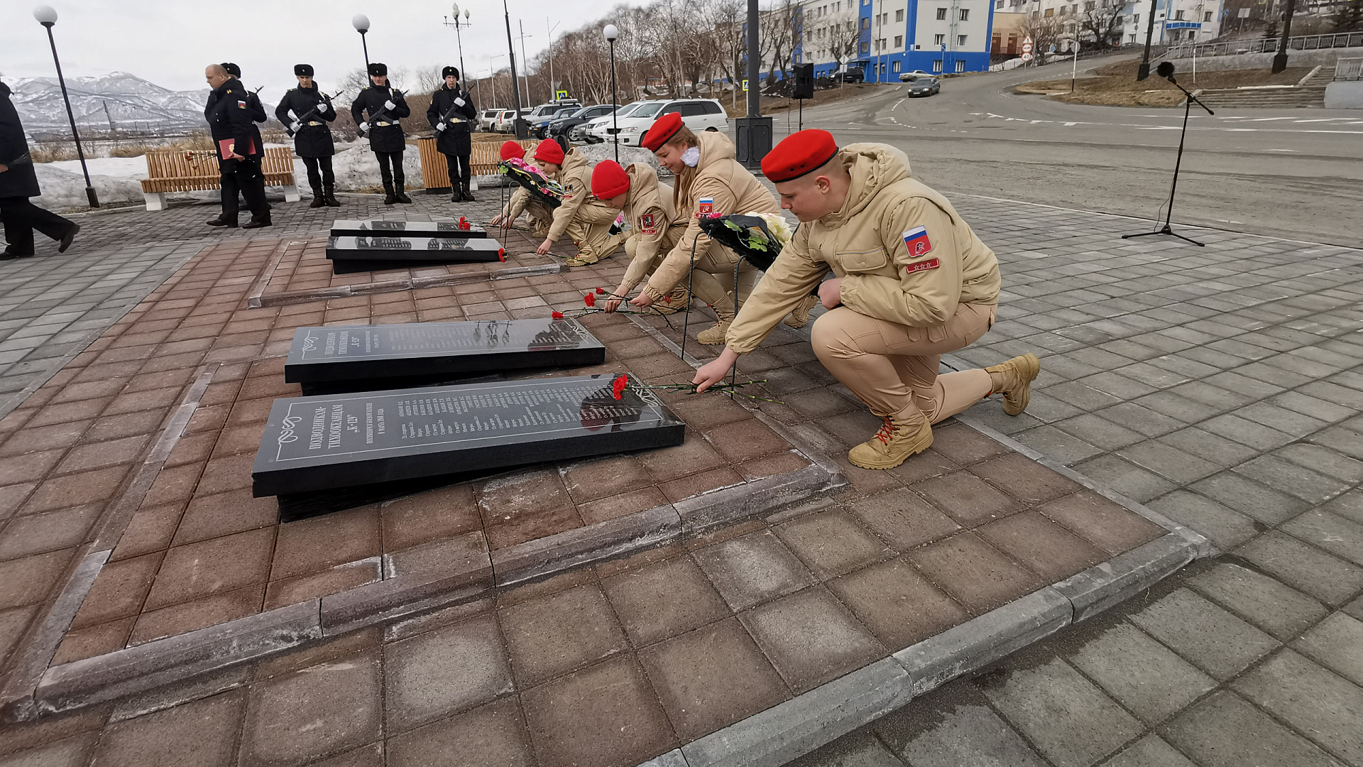 Юнармейцы СОК (г. Вилючинск) филиала ЦСКА/Хабаровск приняли участие в митинге в память о погибших моряках-подводниках
