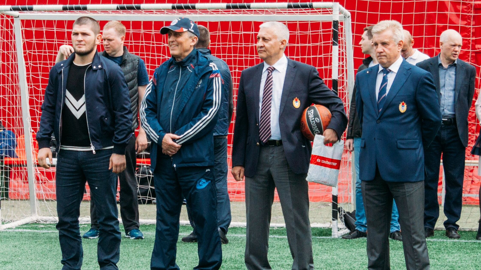 Тренер ЦСКА Хусейн Исмаилов стал почетным гостем VI Кубка Ректора РЭУ имени Г.В. Плеханова по футболу 2017