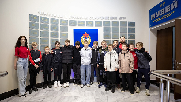 Футболисты из Энгельса посетили музей ЦСК ВВС