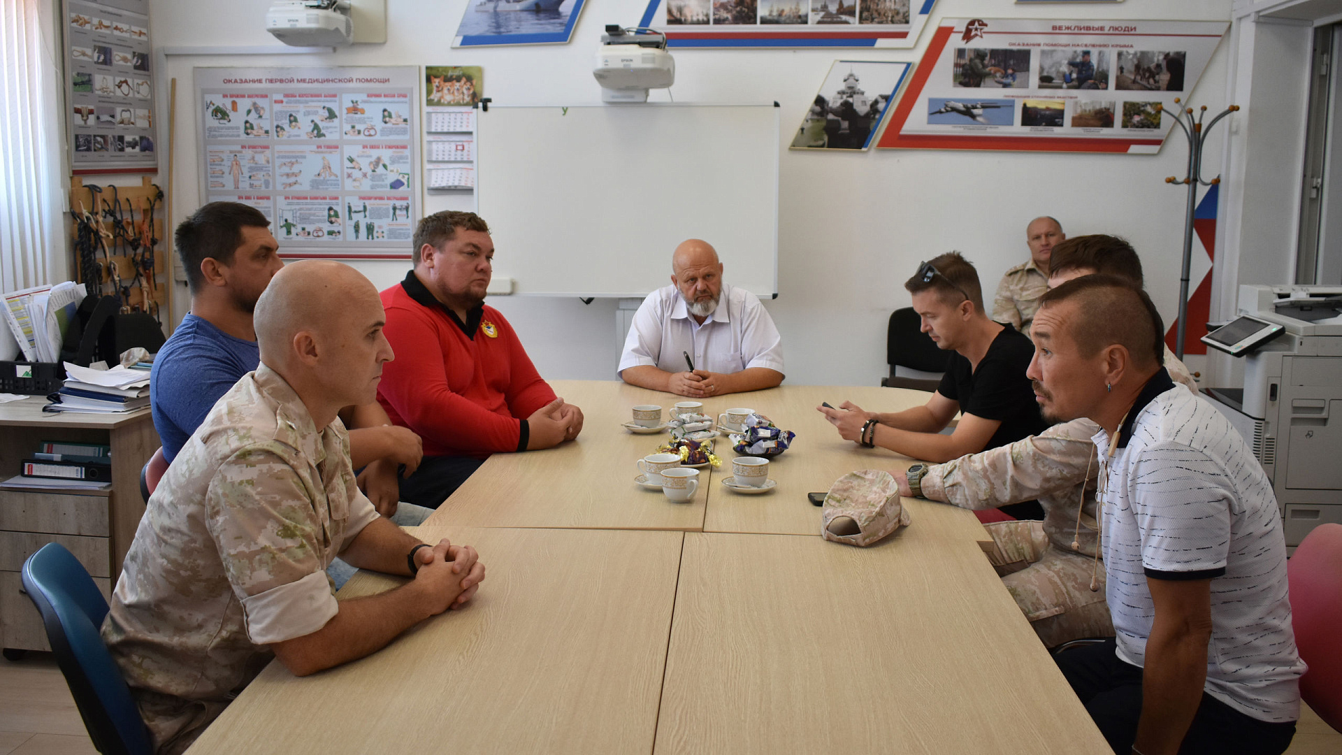 Представители ЦСКА встретились с севастопольскими военнослужащими получившими инвалидность в ходе СВО