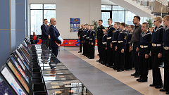 ЦСКА Севастополь представил коллекцию олимпийских медалей в Нахимовском училище Мариуполя