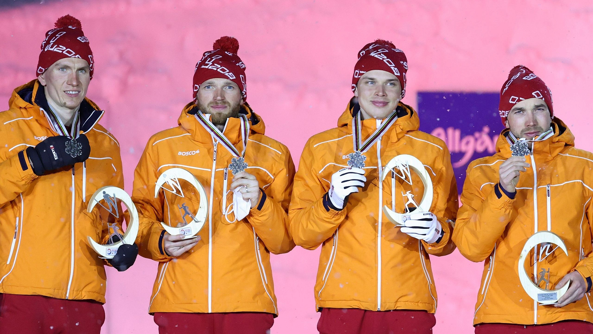 Лыжник ЦСКА Алексей Червоткин в составе российской сборной взял «серебро» в эстафете на чемпионате мира в Германии