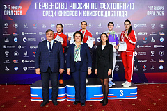 Две золотые медали Первенства России по фехтованию завоевали армейские спортсмены