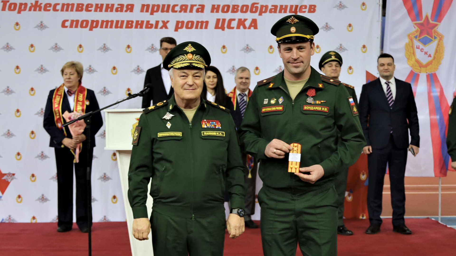 Спортсменам и тренерам армейского Клуба вручили награды в рамках присяги спортивных рот ЦСКА