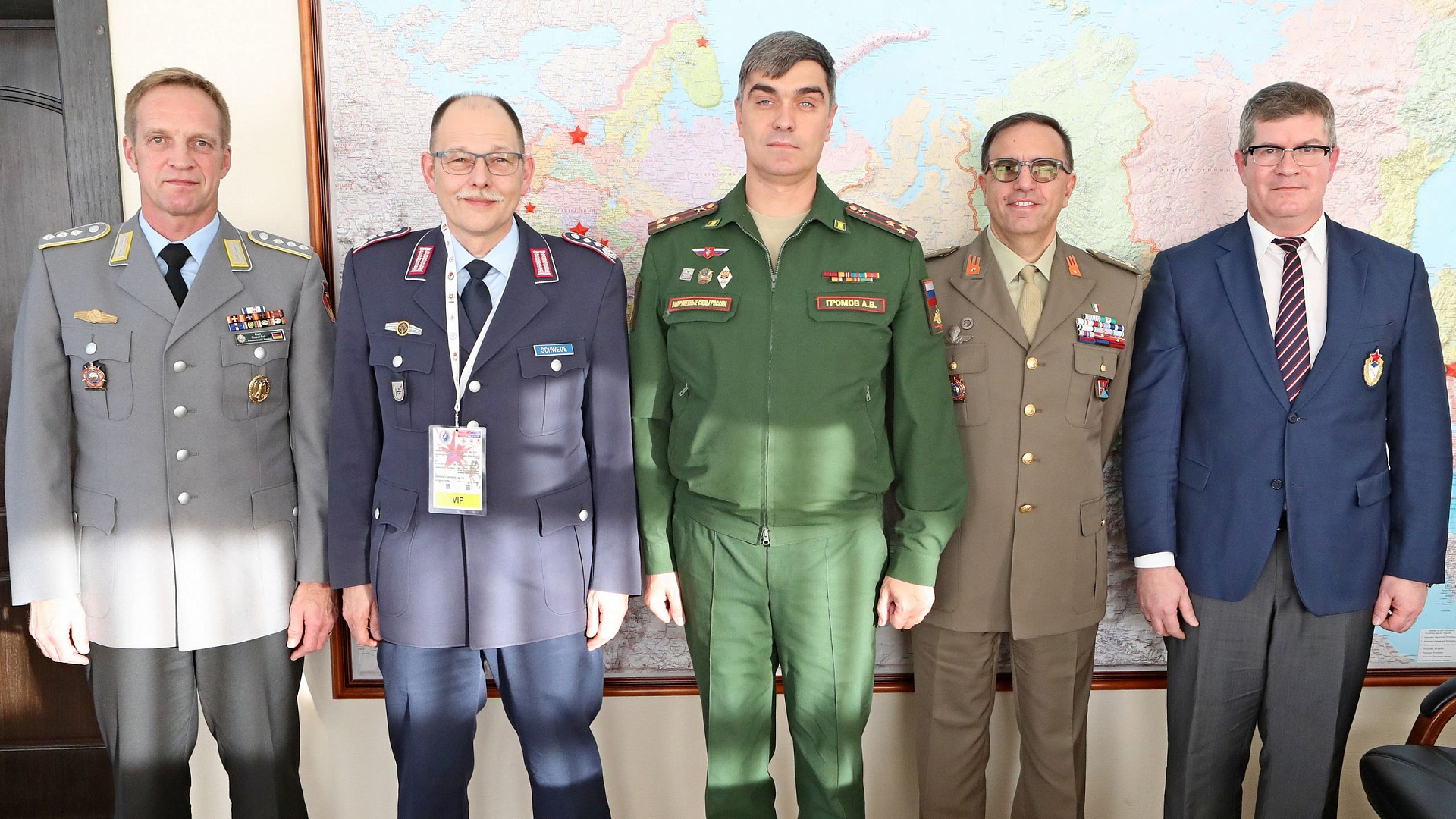 Начальник ЦСКА полковник Артем Громов провел рабочую встречу с представителя Международного совета военного спорта