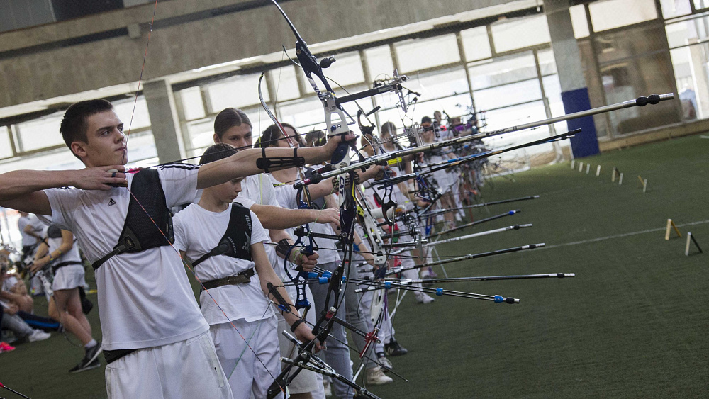 Спортивная группа по стрельбе из лука в крытом легкоатлетическо-футбольном комплексе ЦСКА