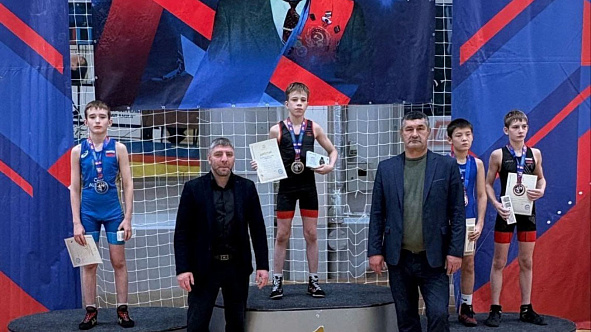 Серебро и бронзу всероссийских соревнований по греко-римской борьбе завоевали обучающиеся спортшколы «ЦСКА-Самара»