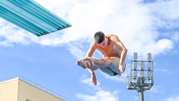 Армеец взял две медали на Всероссийских соревнованиях по прыжкам в воду