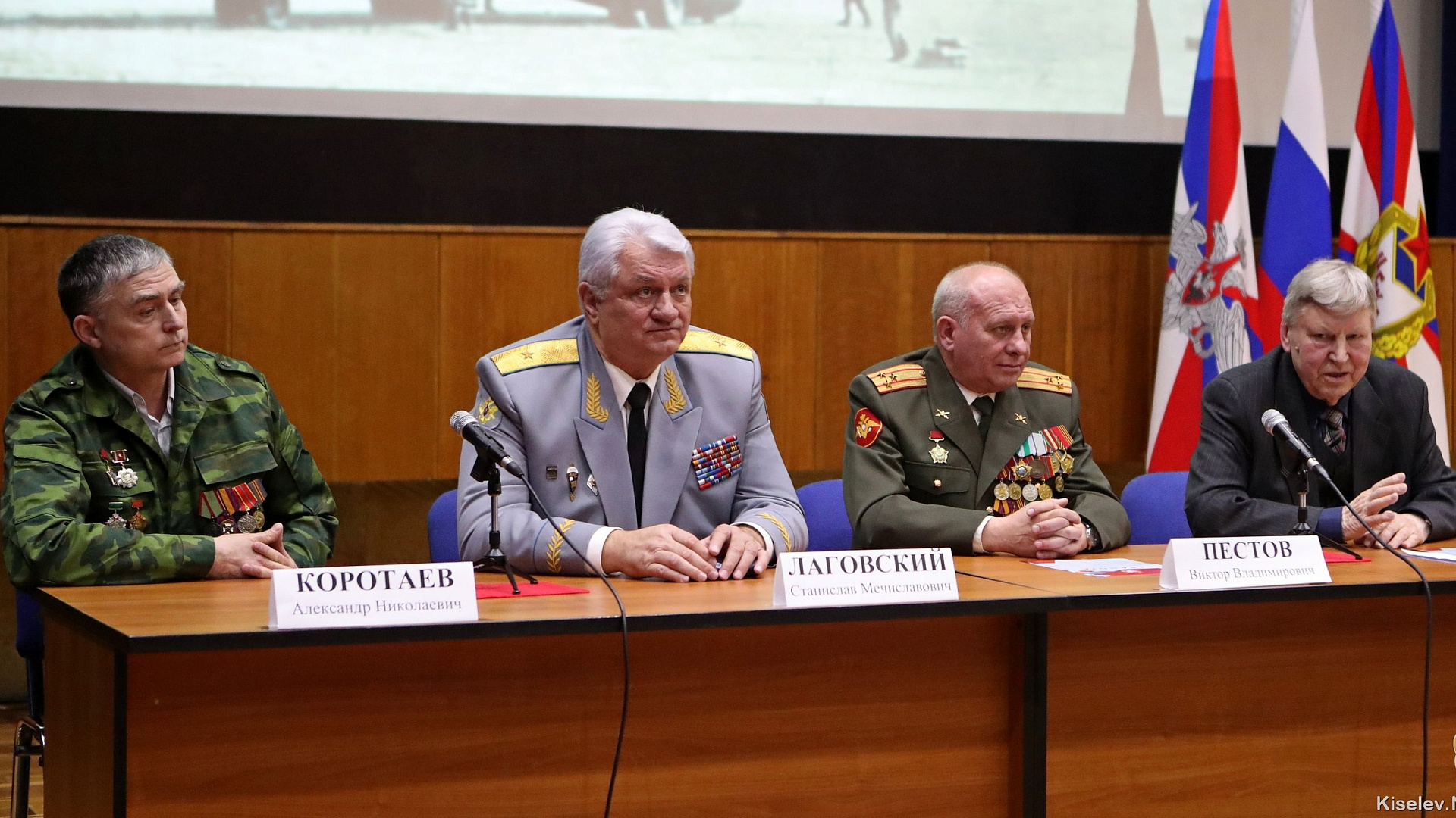 «Когда мы вошли в Афганистан нас встречали цветами»: в ЦСКА прошла встреча приуроченная к 30-летию вывода советских войск из Афганистана