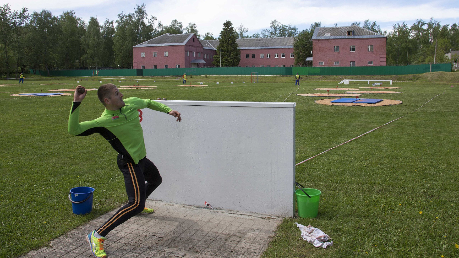 Белорус Геннадий Шкурук – лучший в метании гранат на региональном турнире по военному пятиборью в Москве