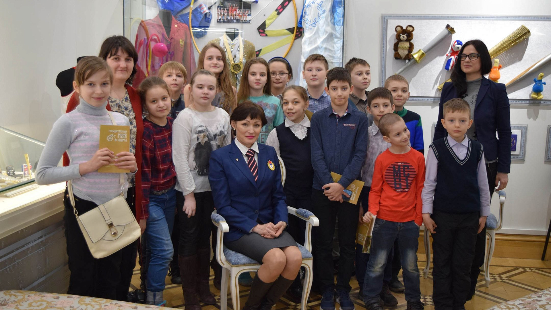 Светлана Ишмуратова провела творческую встречу с детьми в Государственном музее спорта