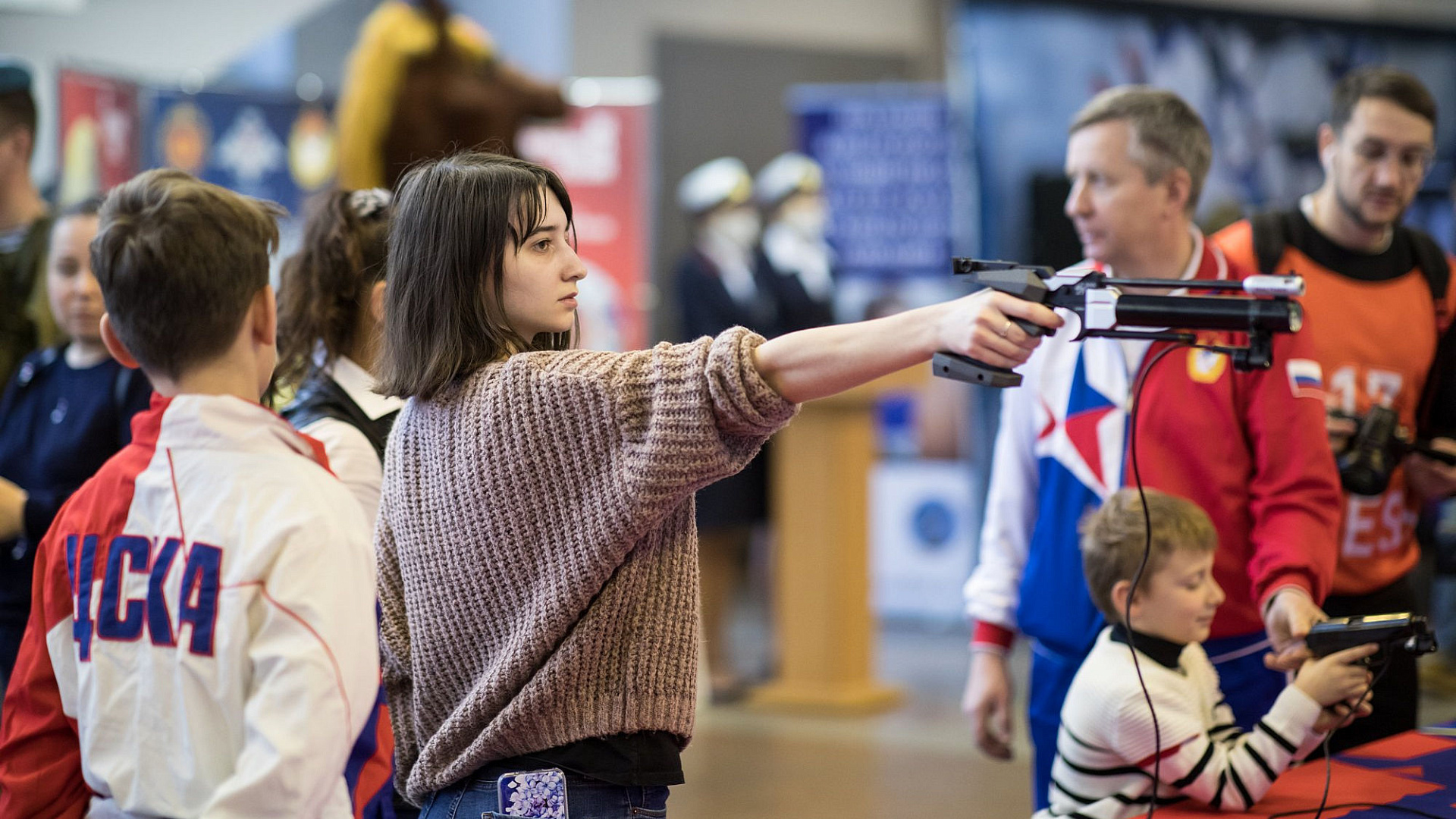 Интерактив на Форуме ЦСКА: гуру армейского спорта провели мастер-классы для гостей и воспитанников спортшкол