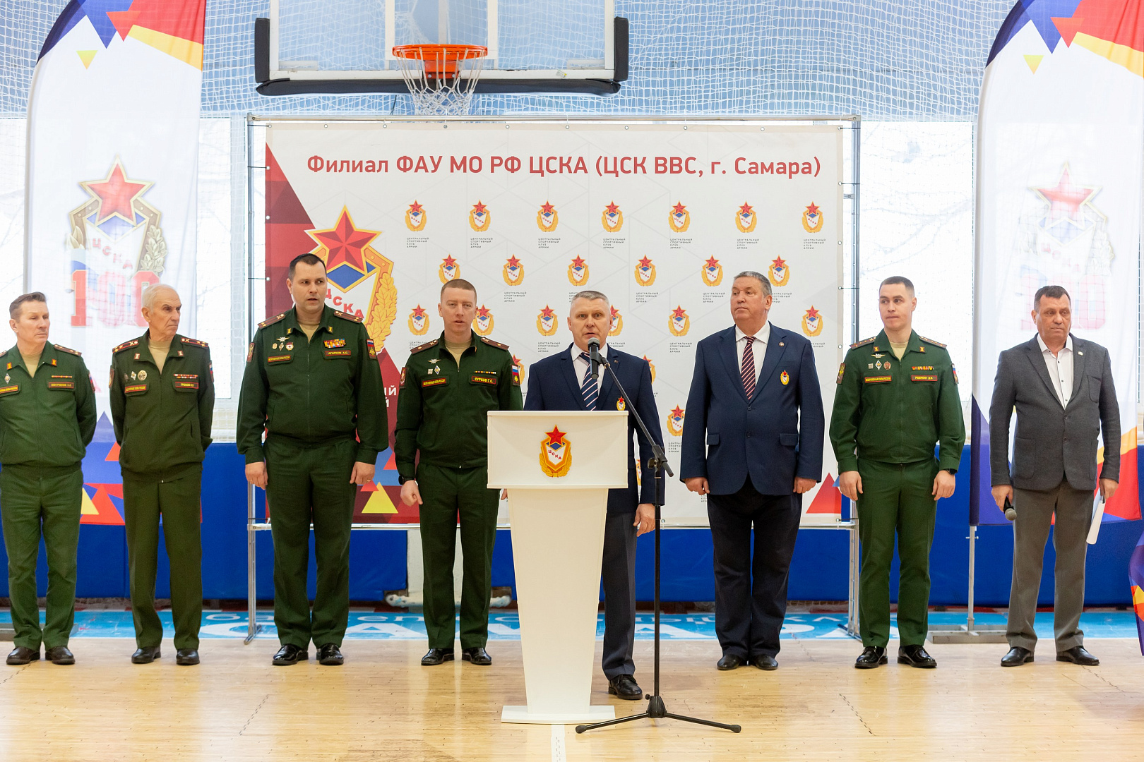 В Самаре стартовал Чемпионат ЦВО по зимнему офицерскому троеборью 