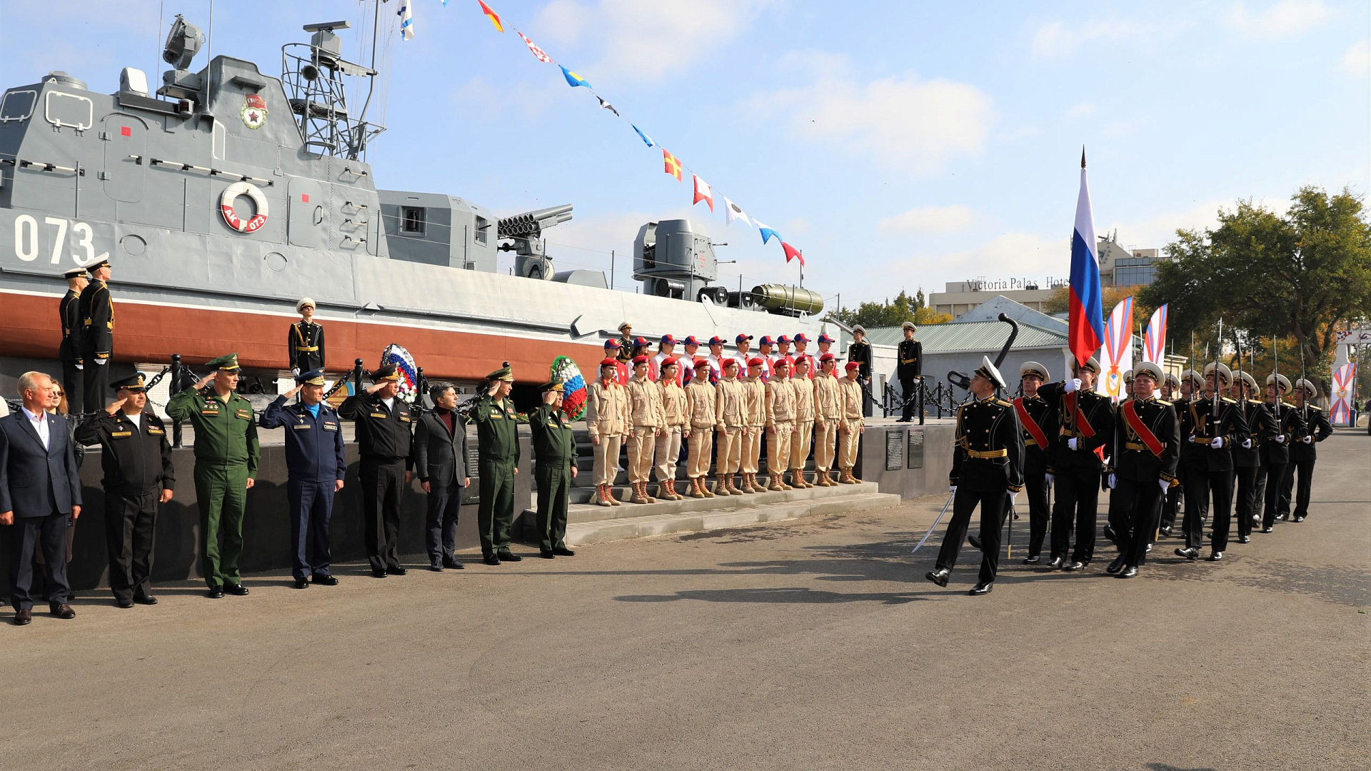 Замминистра обороны РФ Николай Панков открыл плавательный комплекс спортивного центра ЦСКА в Астрахани