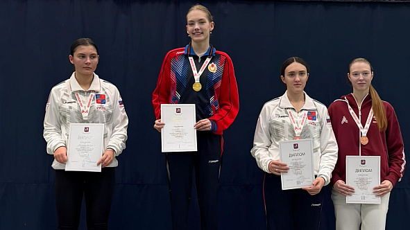 Спортсменка ЦСКА заняла первое место на первенстве Москвы по фехтованию