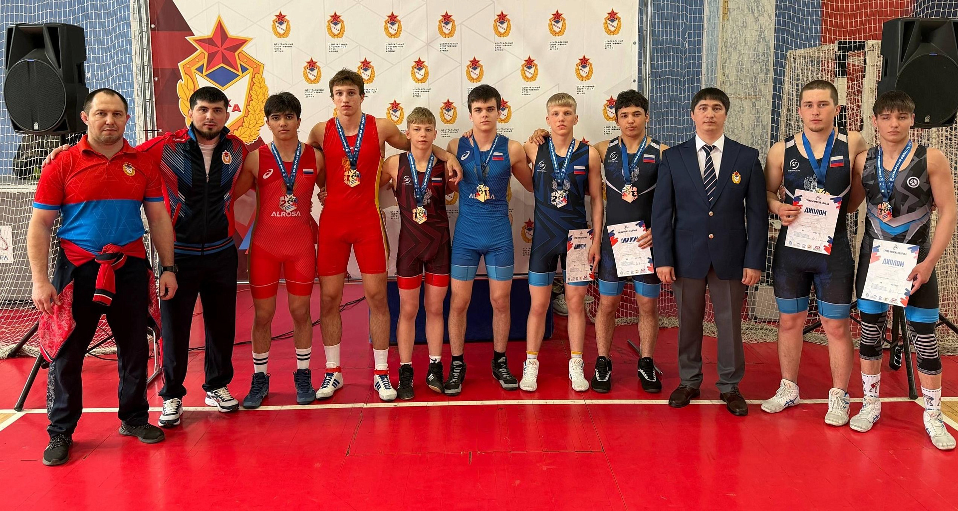 Борцы самарской спортивной школы ЦСКА пополнили в копилку армейского Клуба двадцатью медалями