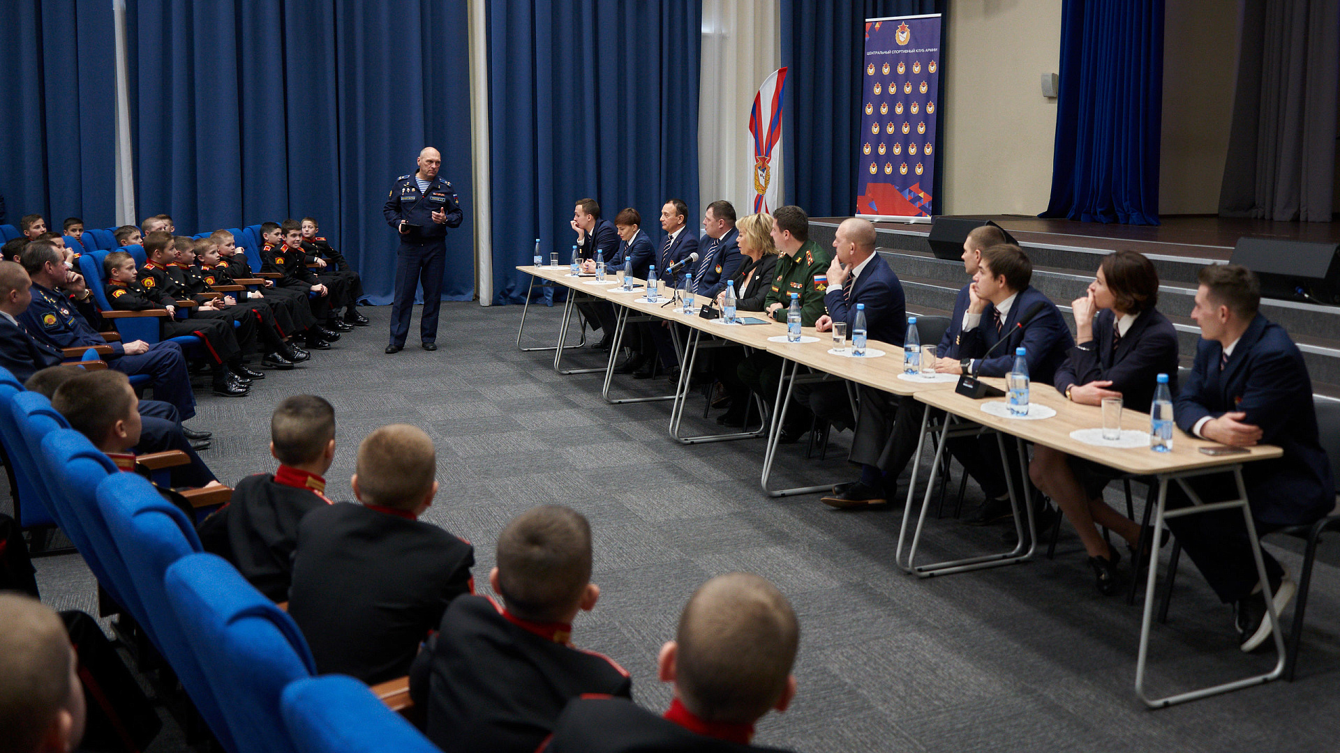 Спортсмены и тренеры ЦСКА провели мастер-классы в Тульском суворовском военном училище