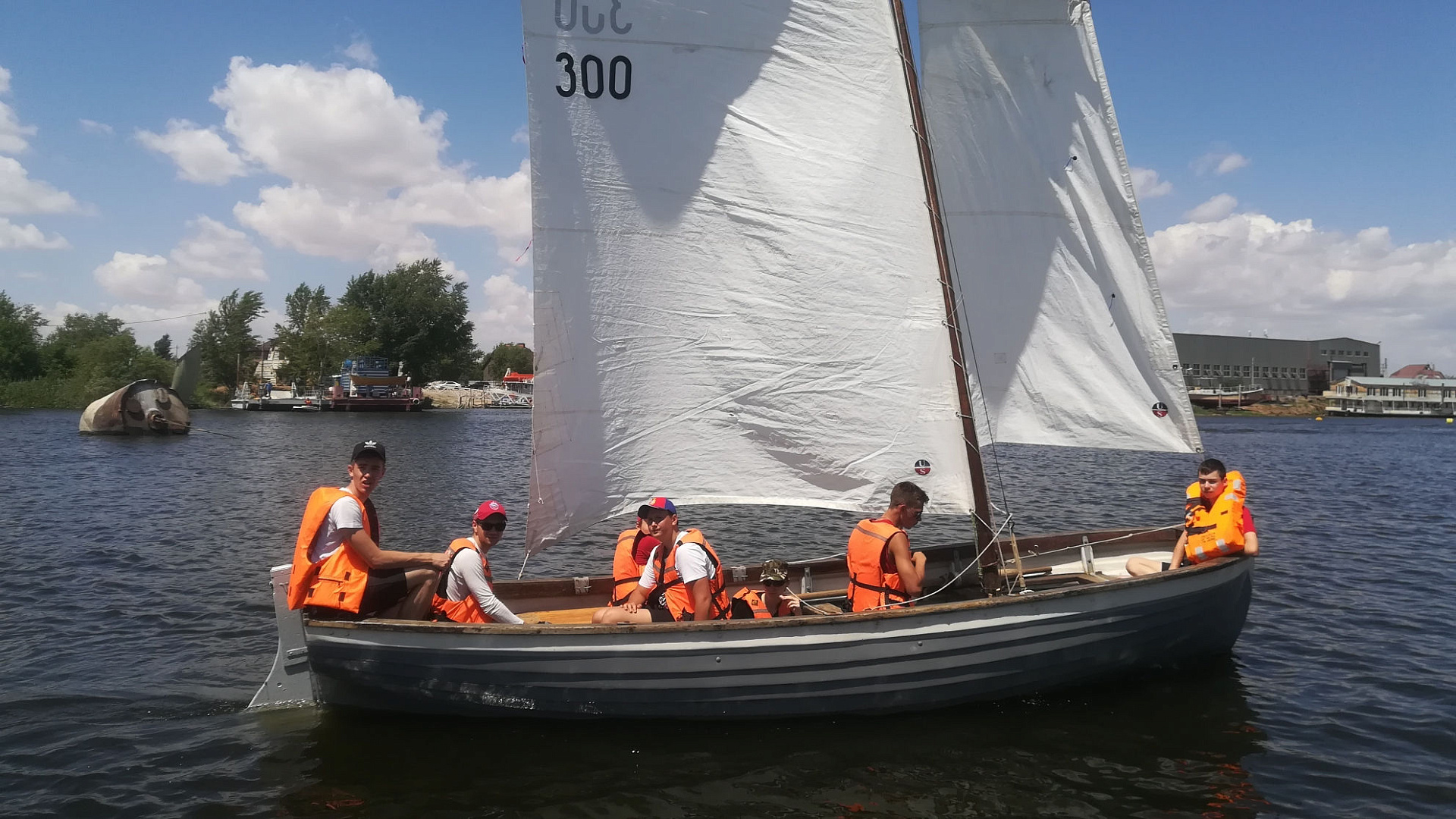 Воспитанники спортивной школы ЦСКА г. Астрахань с триумфом завершили своё выступление в открытой парусной регате посвящённой 125 годовщине Астраханского яхт - клуба