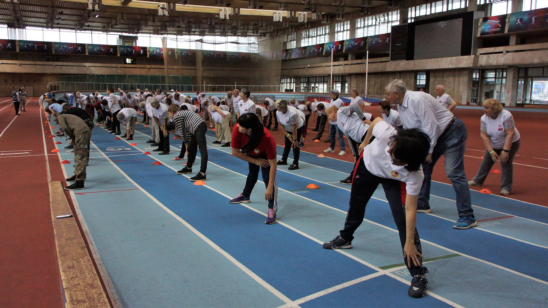Физкульт-привет: в ЦСКА прошла массовая зарядка в честь Дня физкультурника