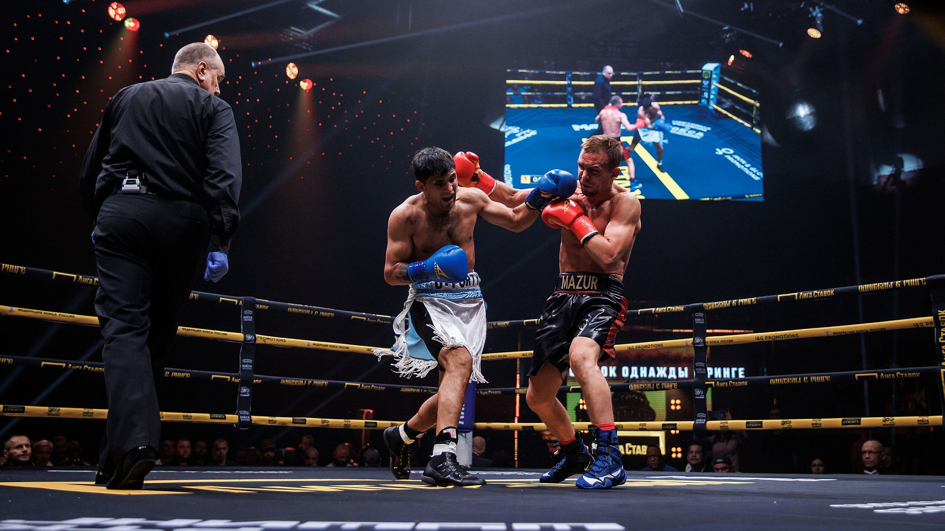 Армейский боксер Алексей Мазур одержал победу в бою в Санкт-Петербурге