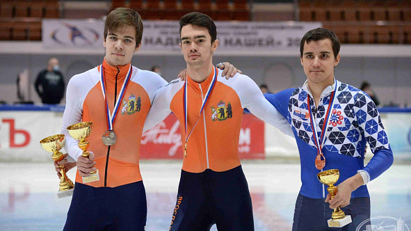 Рядовой спортивной роты ЦСКА г. Санкт-Петербург Сергей Милованов стал обладателем трех наград чемпионата России по шорт-треку