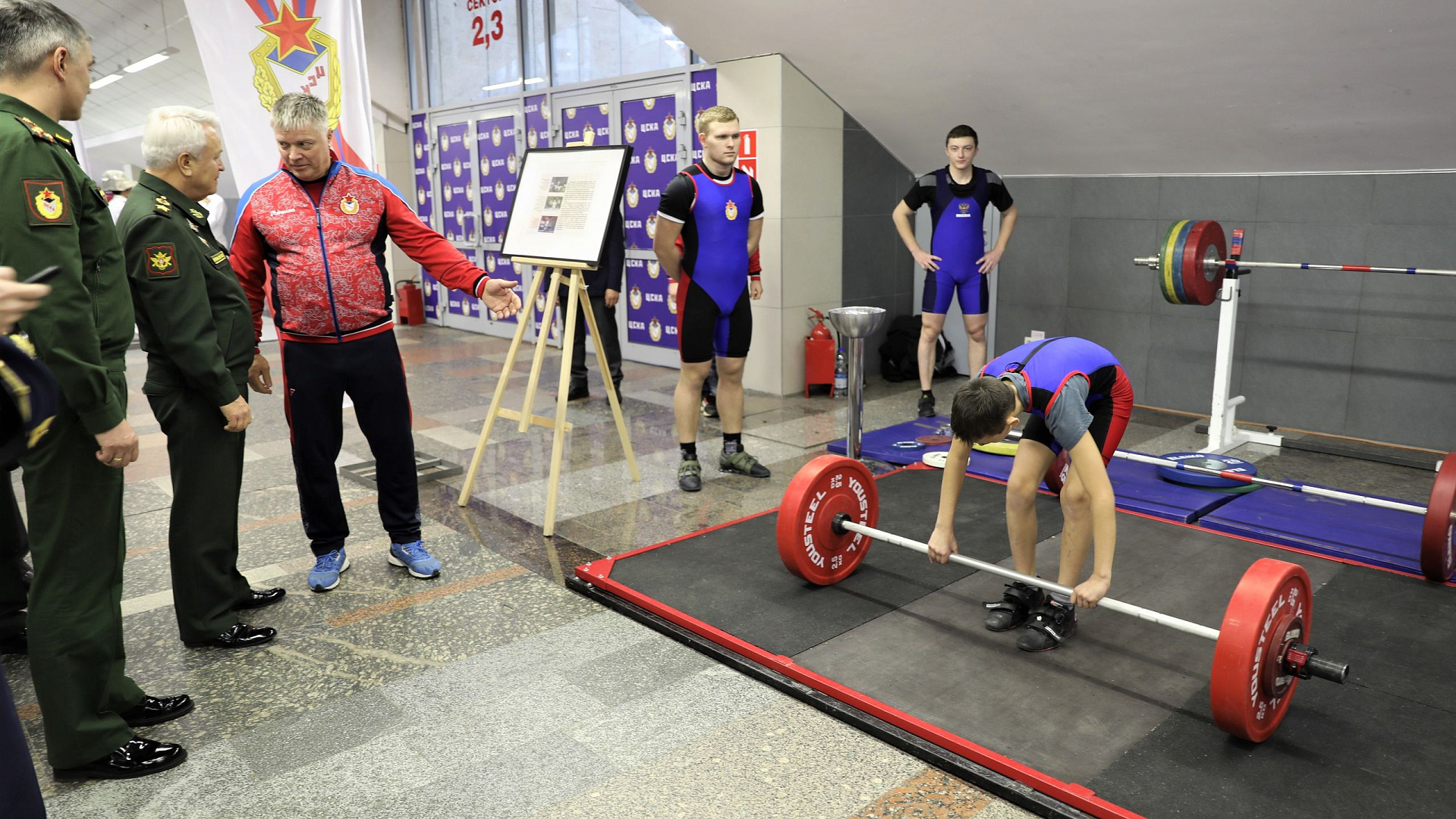 Уроки от профессионалов: на Всероссийском форуме ЦСКА армейские тренеры и спортсмены показали азы мастерства всем желающим