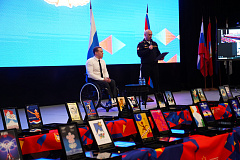 Филиал ЦСКА Севастополь организовал встречу артековцев с паралимпийским чемпионом