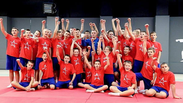 Федор Дурыманов провел мастер-класс по самбо в Мариуполе