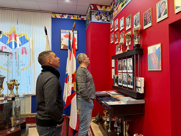 Петербургский филиал ЦСКА посетил участник СВО и победитель чемпионата мира по трейл-ориентированию среди военных с ПОДА 