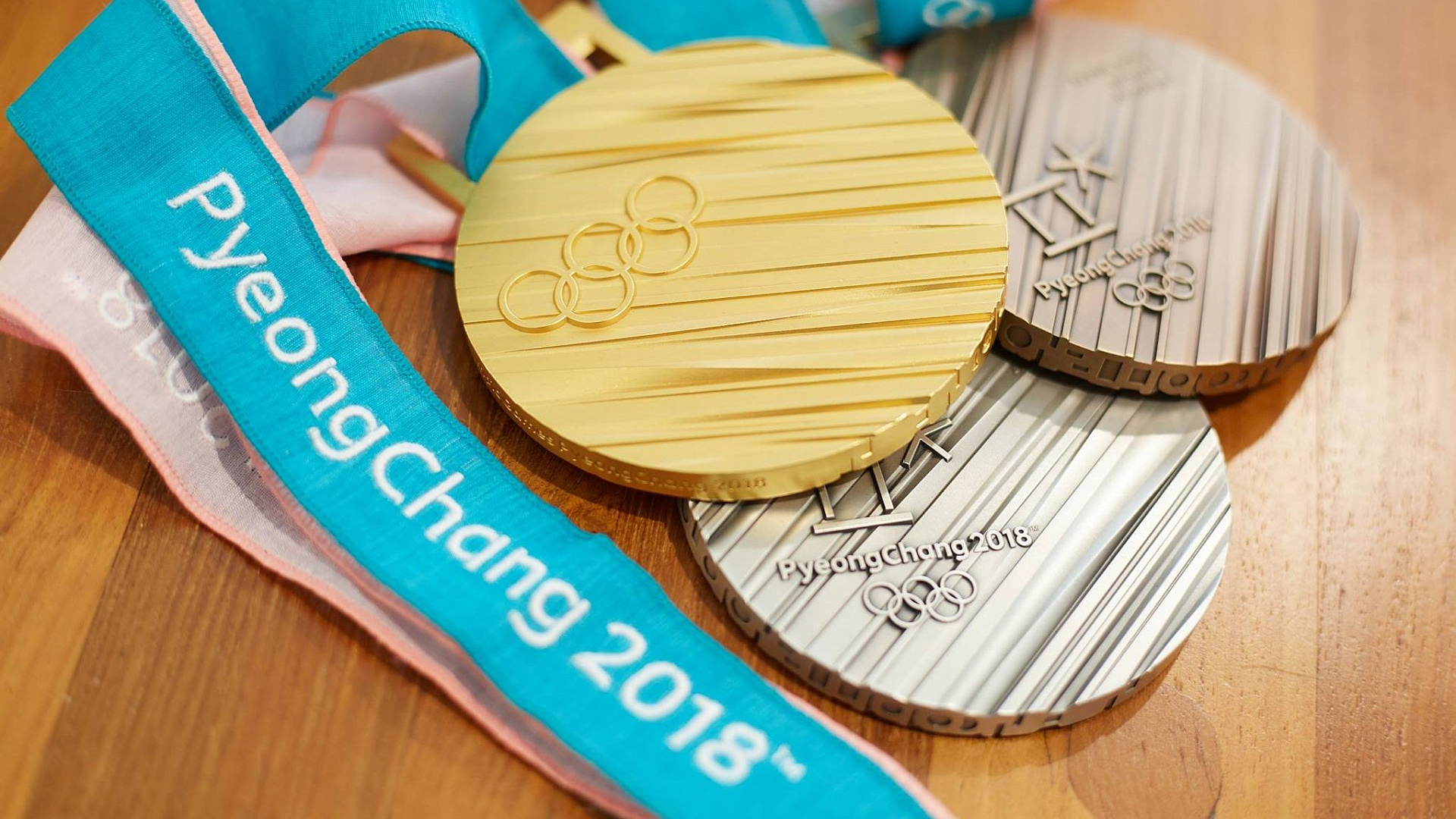 Организаторы зимних Игр-2018 в Пхенчхане представили олимпийские медали