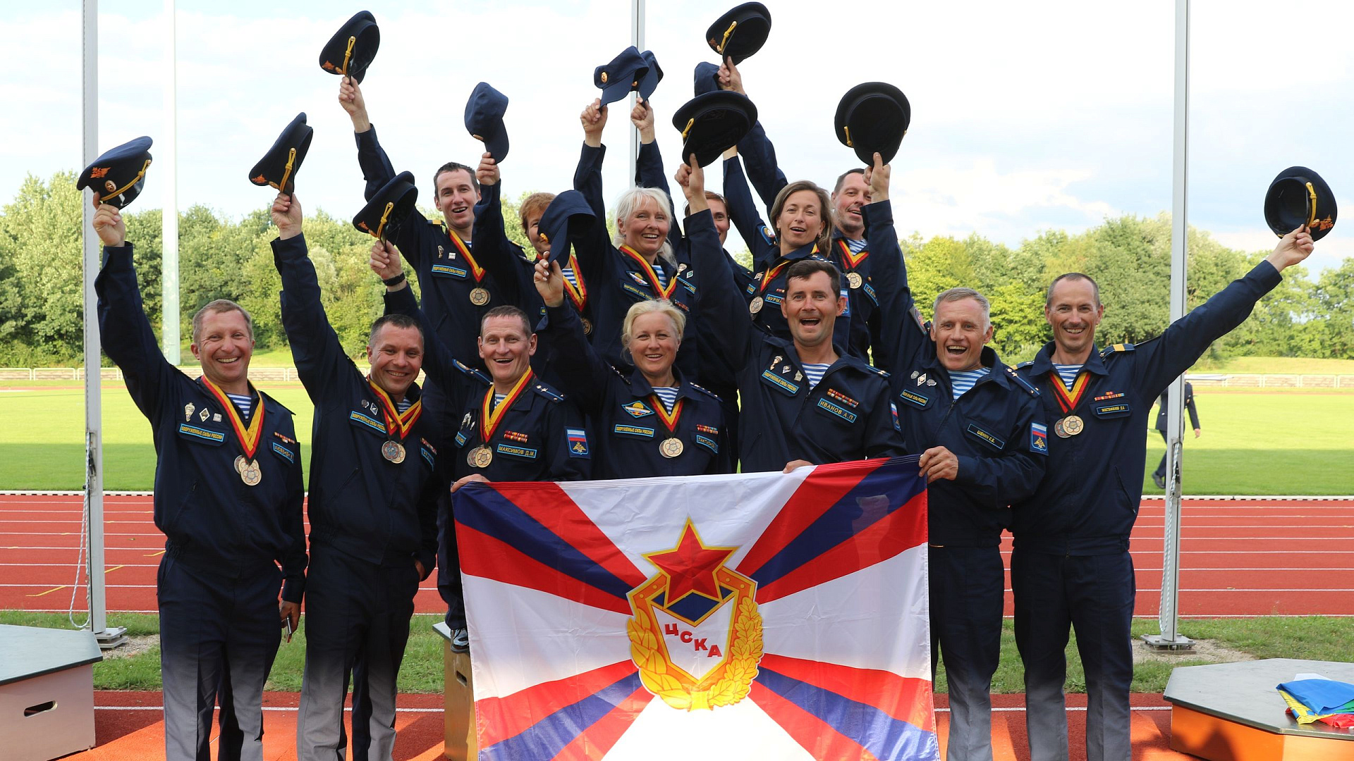 Центральный спортивный клуб Армии поздравляет с Днем парашютиста!